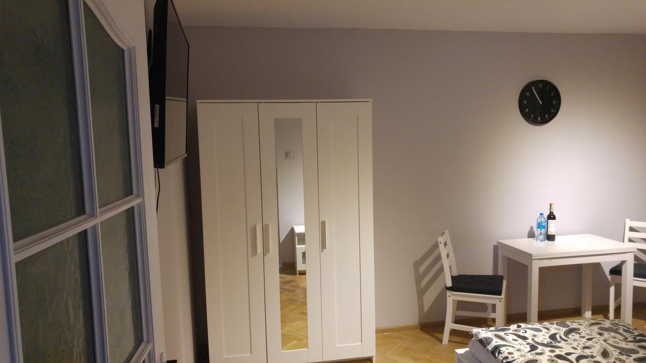 Rent0Nline Niepodleglosci Rooms Metro Warsawa Bagian luar foto
