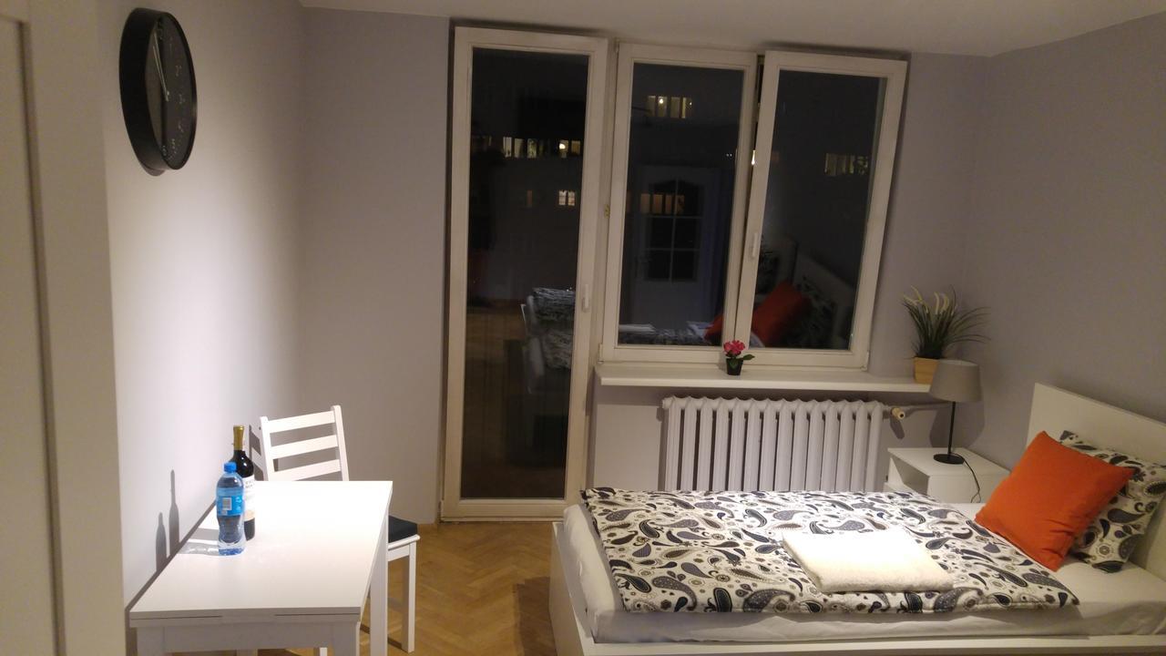 Rent0Nline Niepodleglosci Rooms Metro Warsawa Bagian luar foto